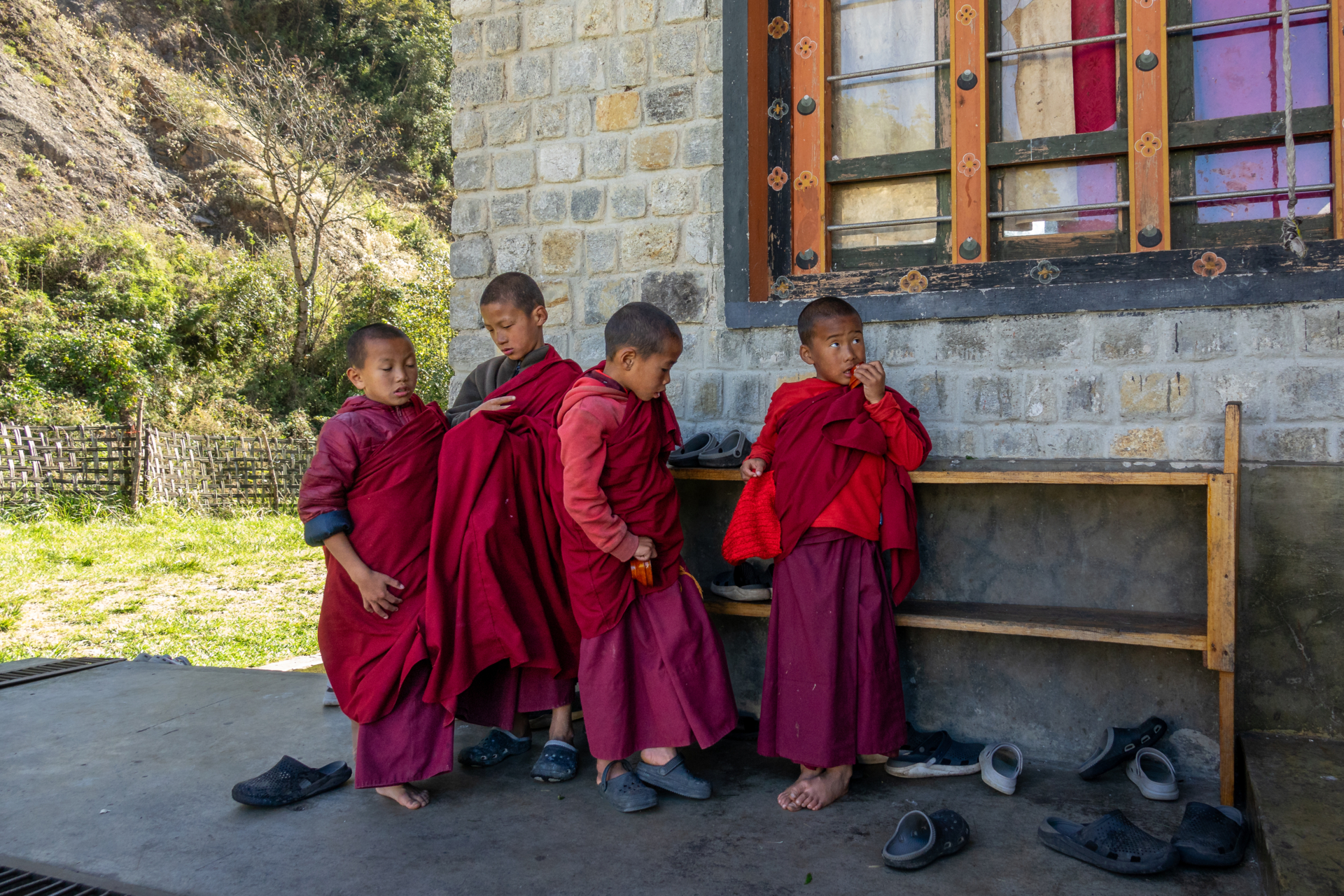 Buddhistische Sch&uuml;ler  (Bild vergr&ouml;&szlig;ern)
