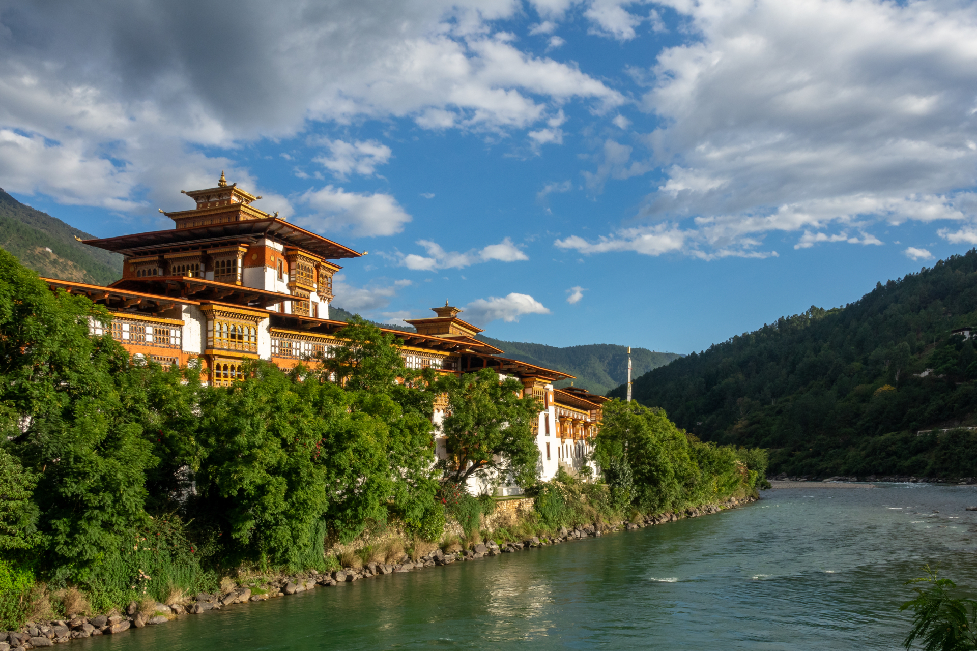 Bumthang - Punakha Dzong  (Bild vergr&ouml;&szlig;ern)
