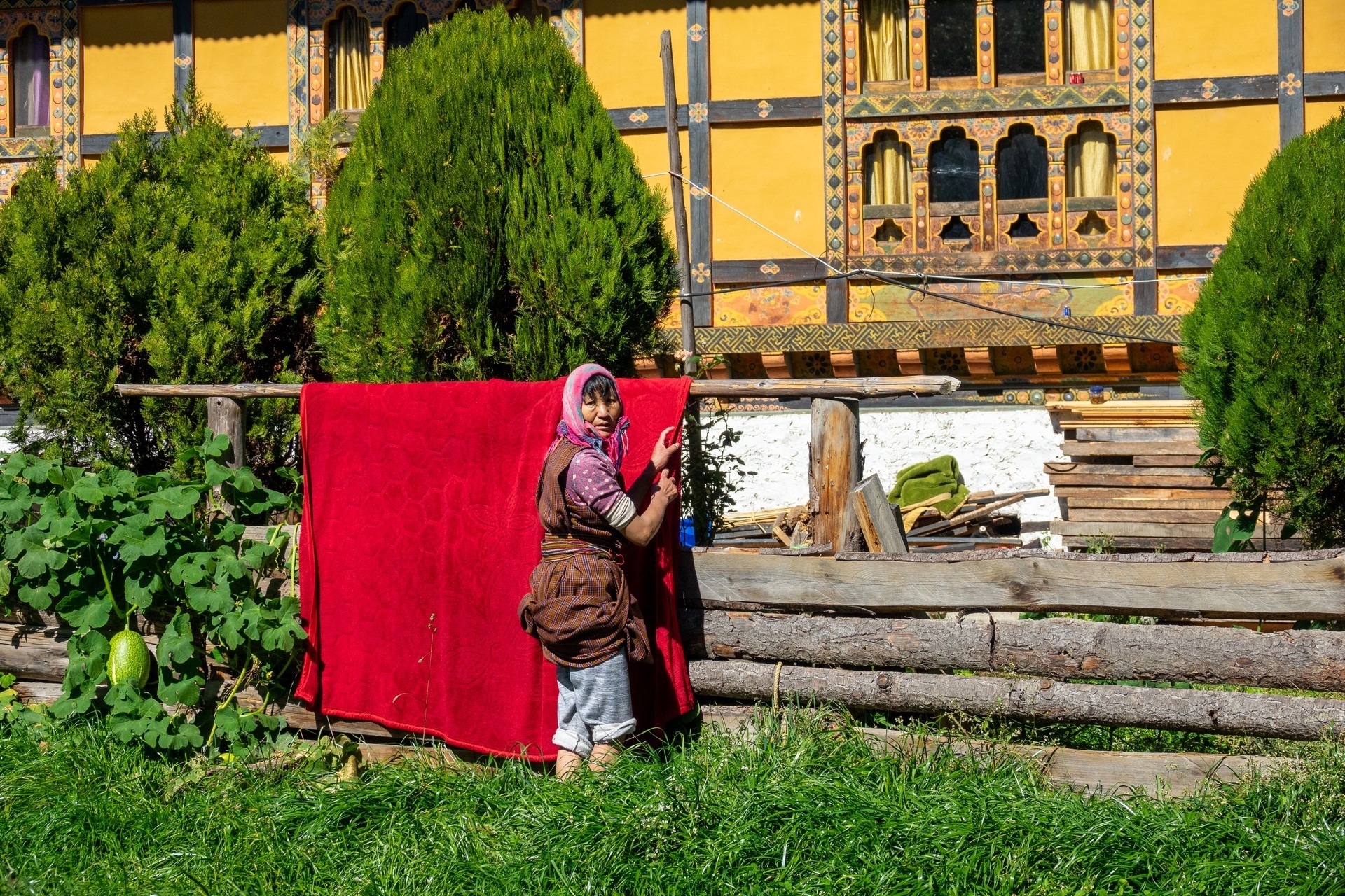 Menschen in Bhutan  (Bild vergr&ouml;&szlig;ern)