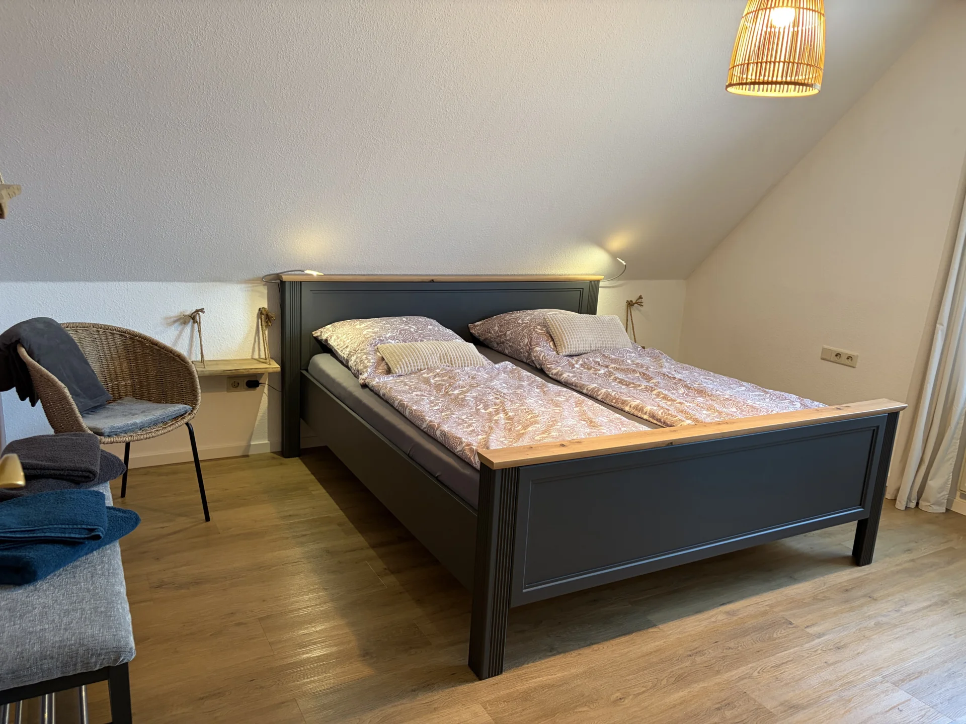Bild: Schlafzimmer mit Doppelbett