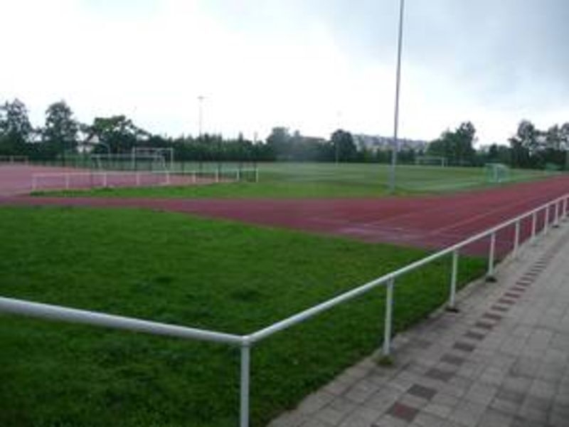 Foto der Galerie: Sportplatz und Sporthalle