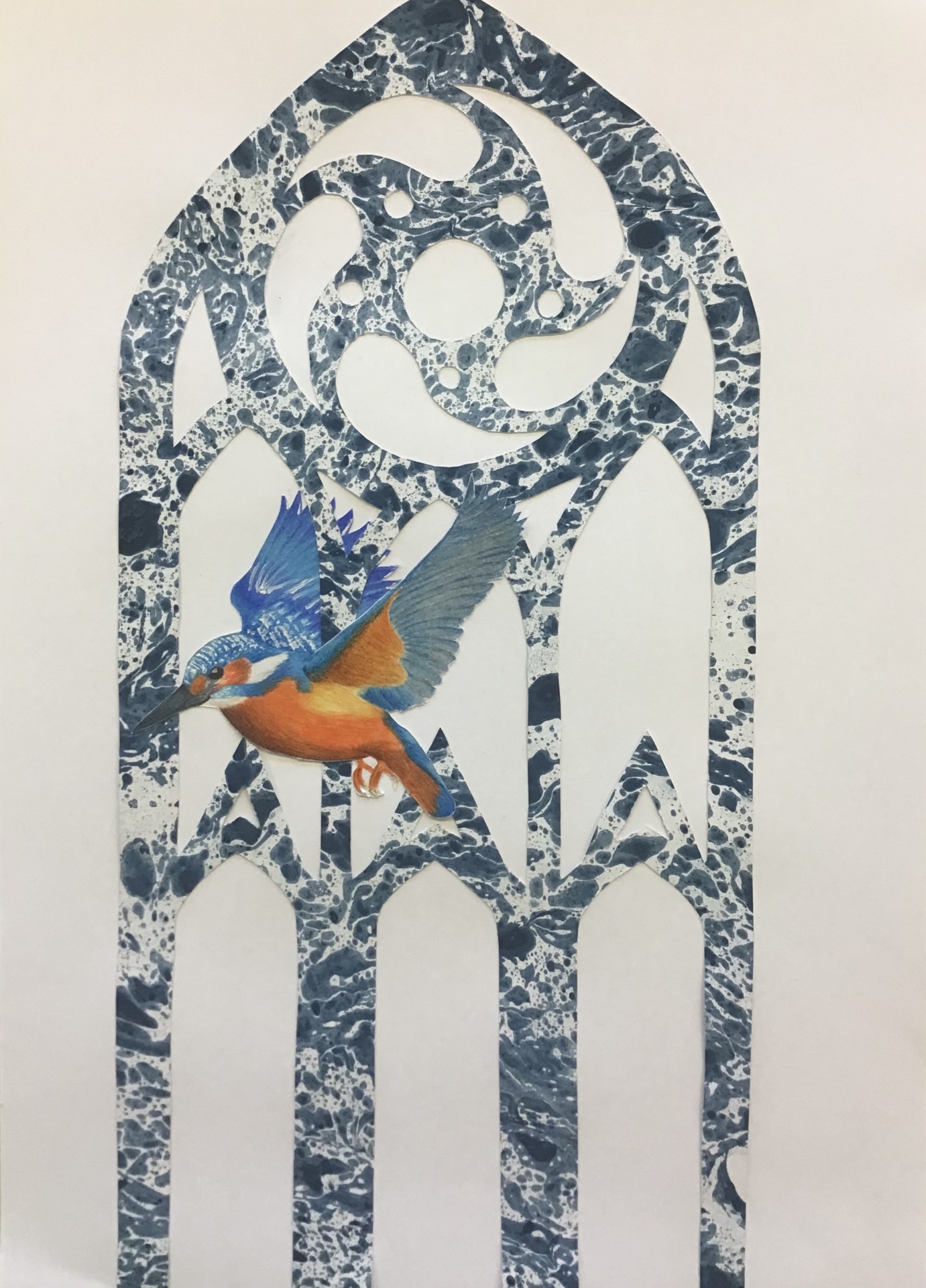Collage aus Buntstiftzeichnung und marmoriertem Papier LK 11  (Bild vergr&ouml;&szlig;ern)