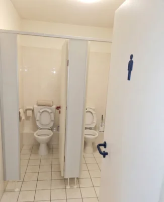 Vorschaubild: Friedenshaus in Heinersdorf Herren-Toiletten OG