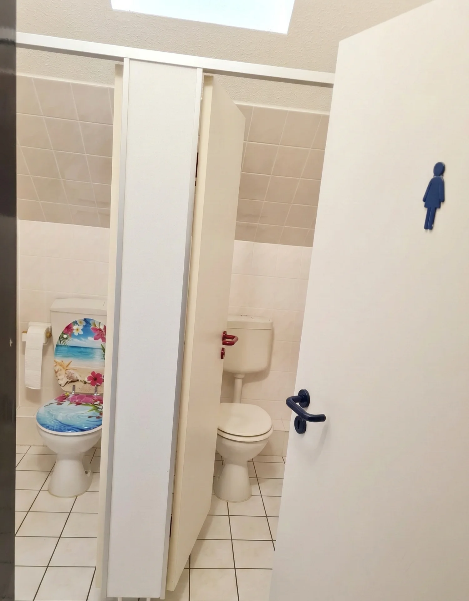 Bild: Friedenshaus in Heinersdorf Damen-Toiletten OG