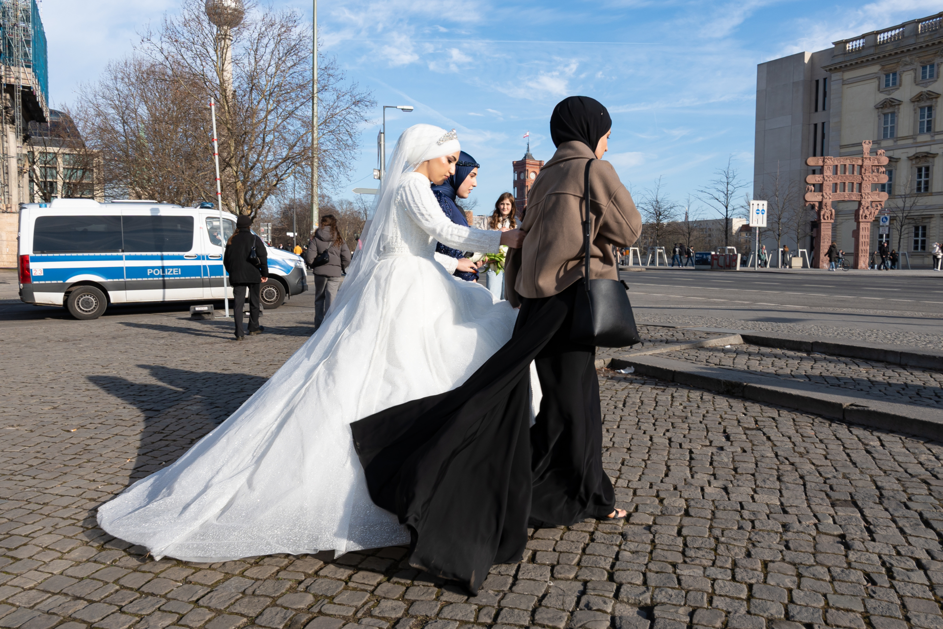 Angela F&ouml;rster - Muslimische Braut  (Bild vergr&ouml;&szlig;ern)