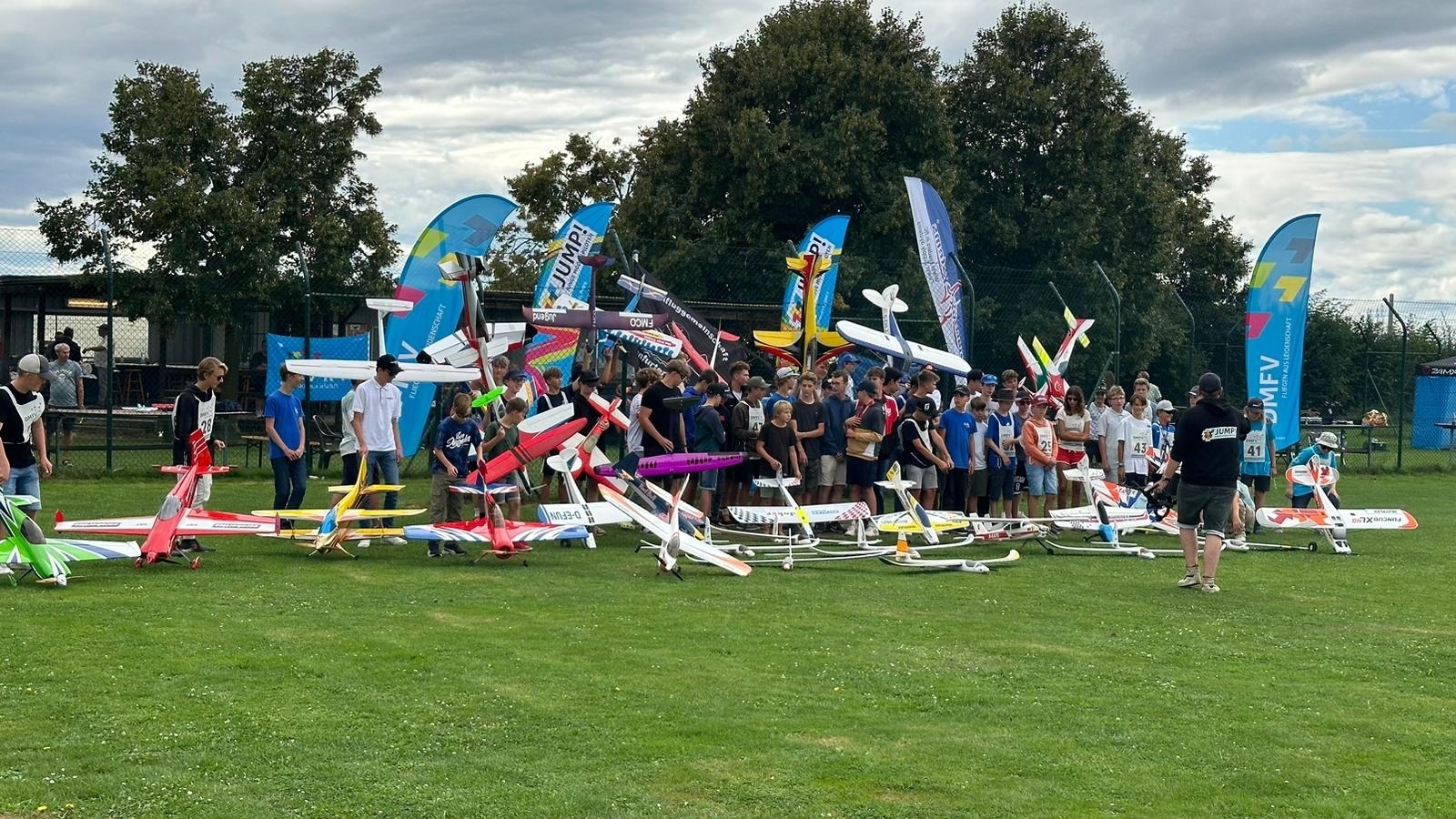 Gruppenbild DM-Jugend in Porz  (Bild vergr&ouml;&szlig;ern)