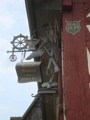 Vorschaubild: Schild am museum