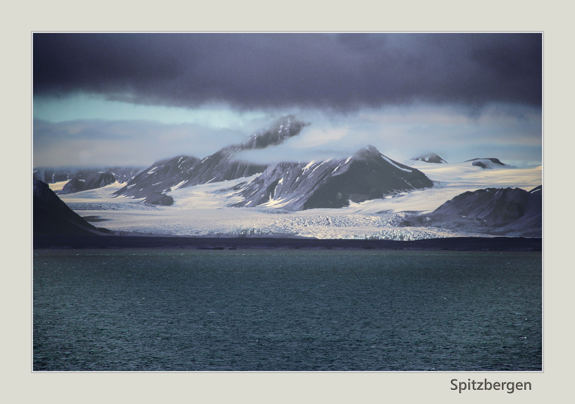 Landschaft Spitzbergen  (Bild vergr&ouml;&szlig;ern)