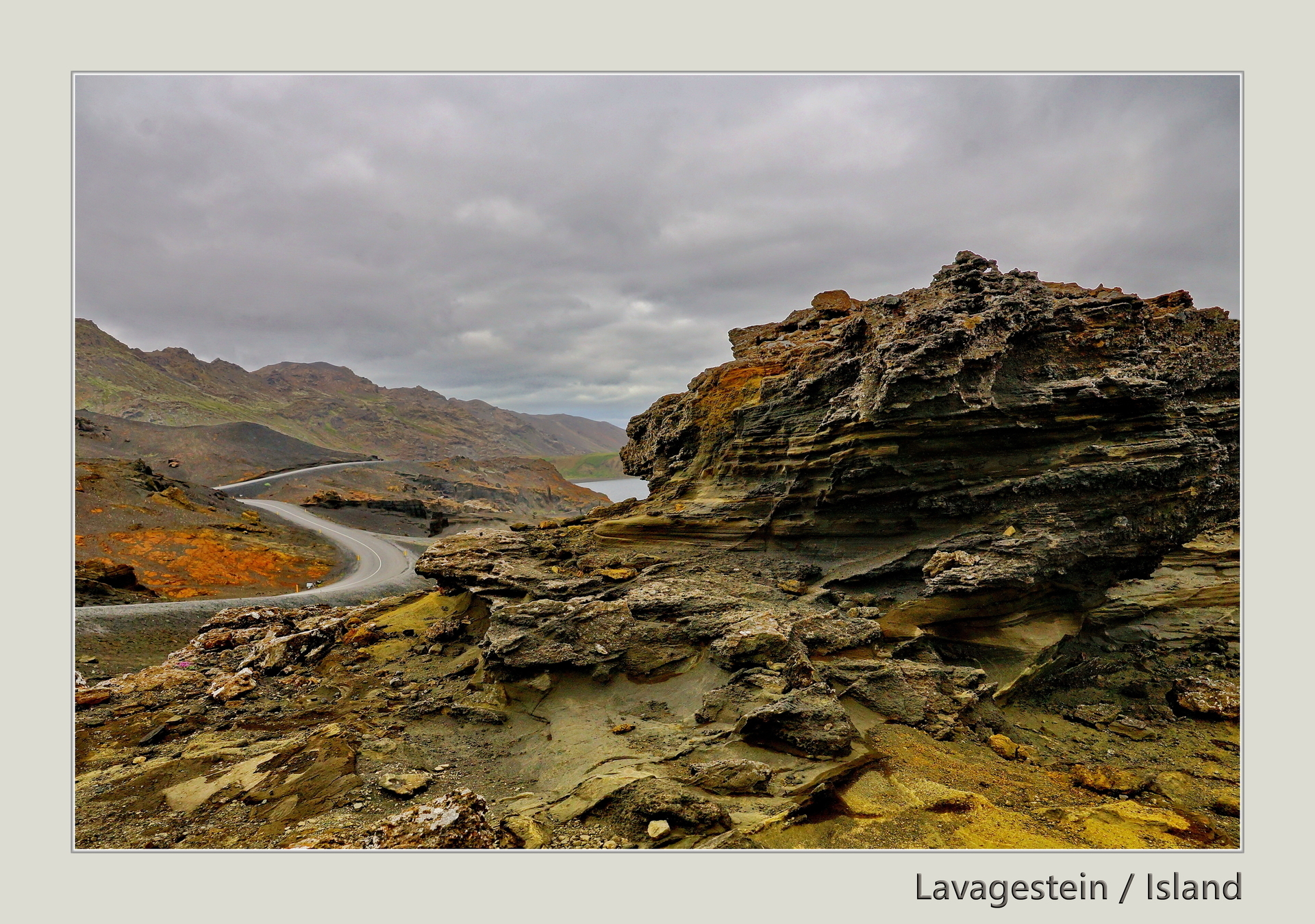 Lavagestein Island  (Bild vergr&ouml;&szlig;ern)