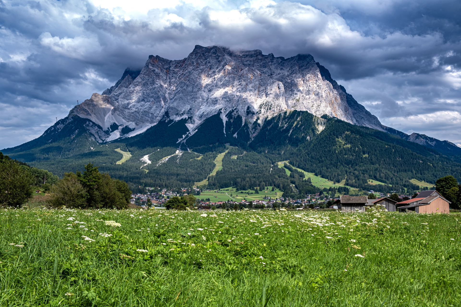 Zugspitzmassiv  (Bild vergr&ouml;&szlig;ern)