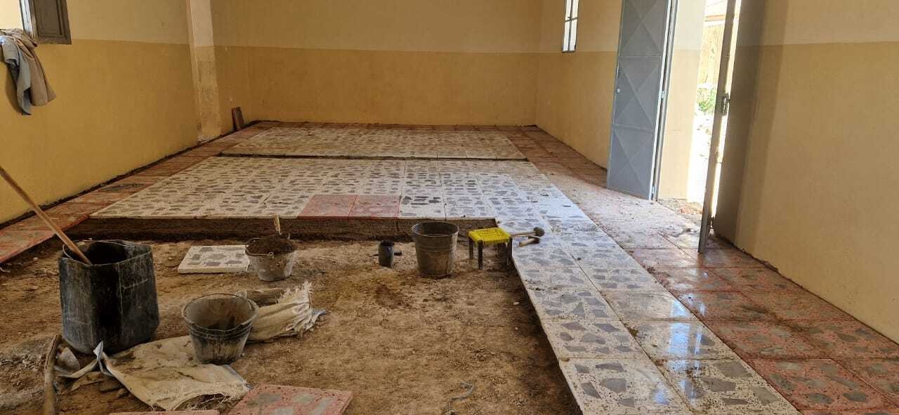 2023-04-28 Erneuerung Fliesenboden Kapelle  (Bild vergr&ouml;&szlig;ern)