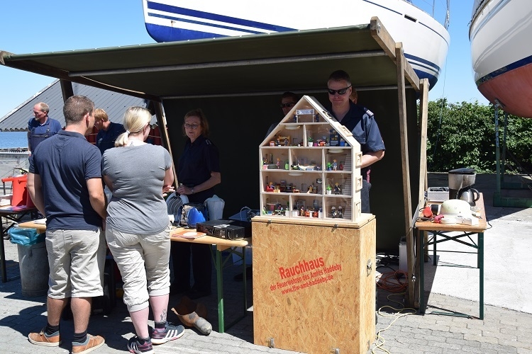Brandschutzerziehung  (Bild vergr&ouml;&szlig;ern)