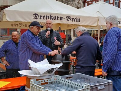 Vorschaubild: Zwei Schläge reichten zum Anzapfen!