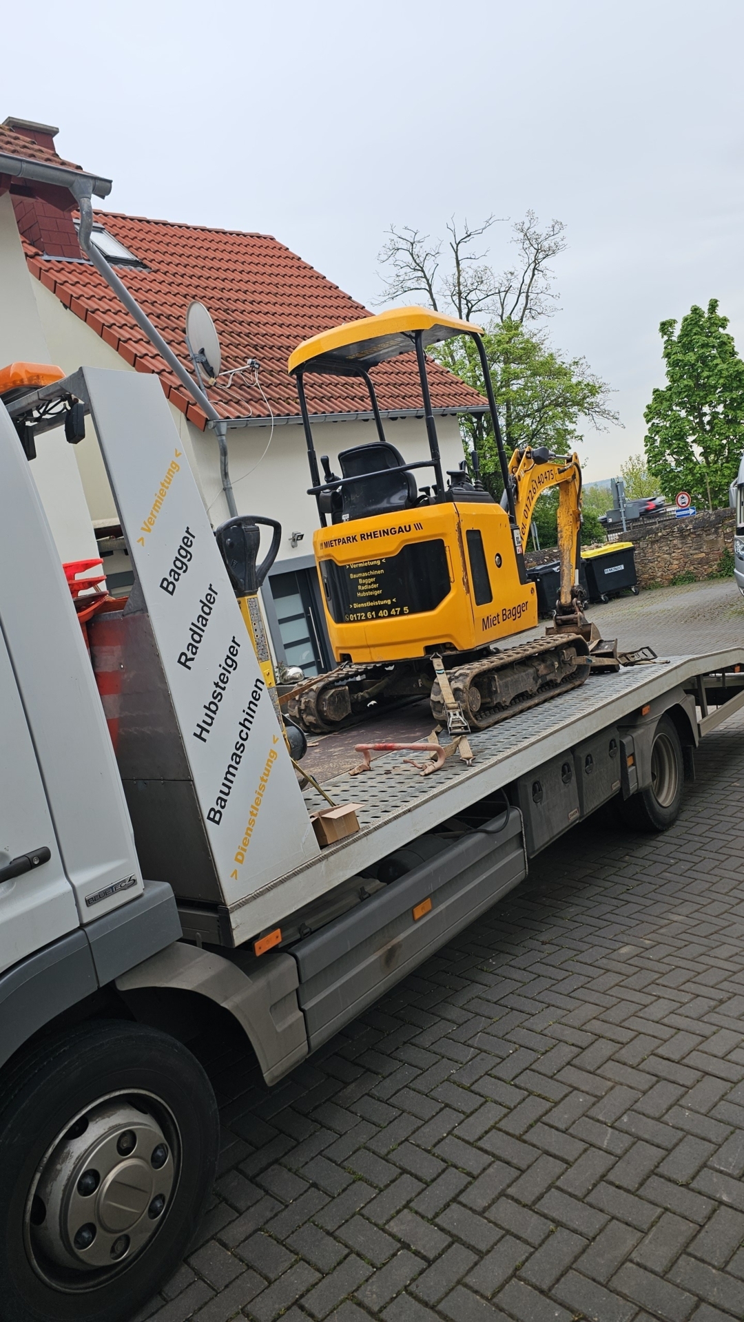 Zur Galerie: JCB 18 Z-1