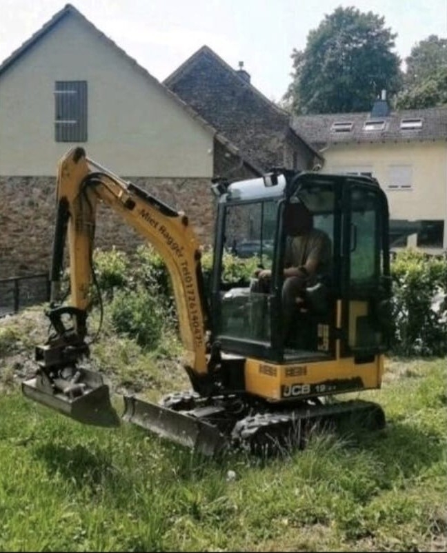 Zur Galerie: JCB 19 C-1