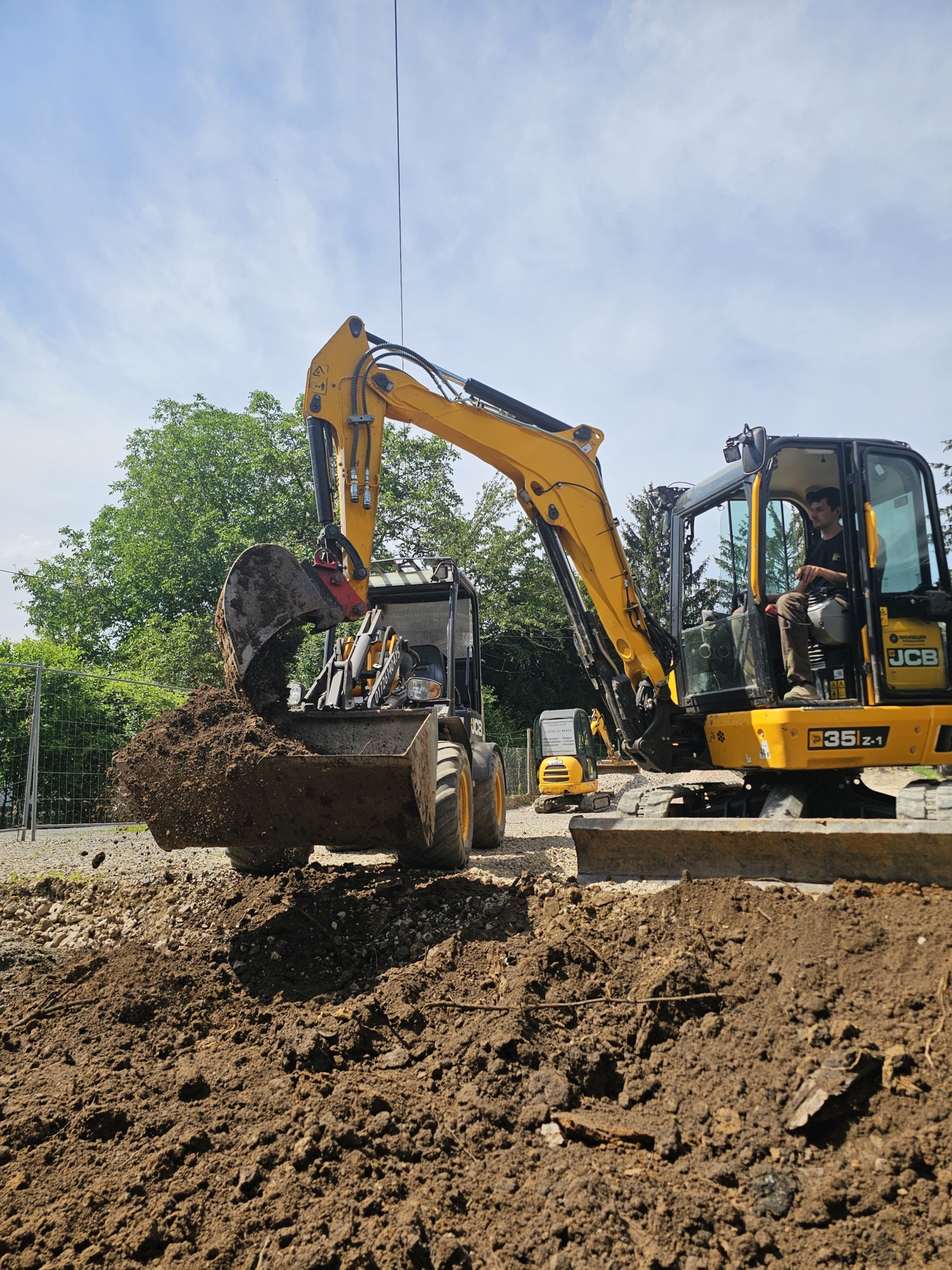 Zur Galerie: JCB 35 Z-1