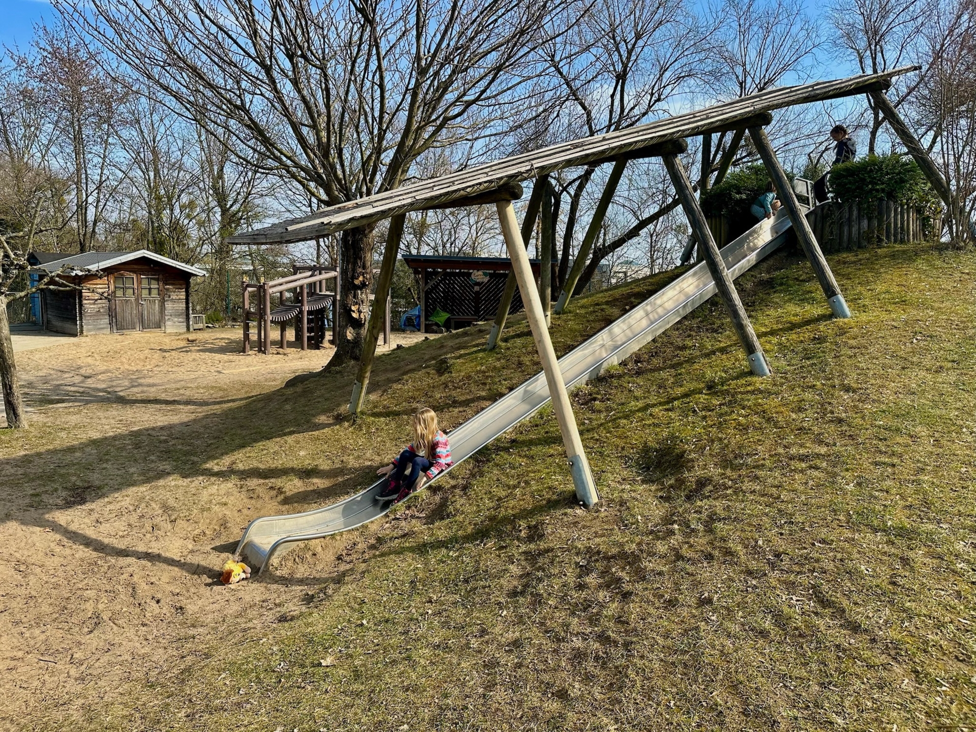 Zur Galerie: Kinderhaus Außenanlagen