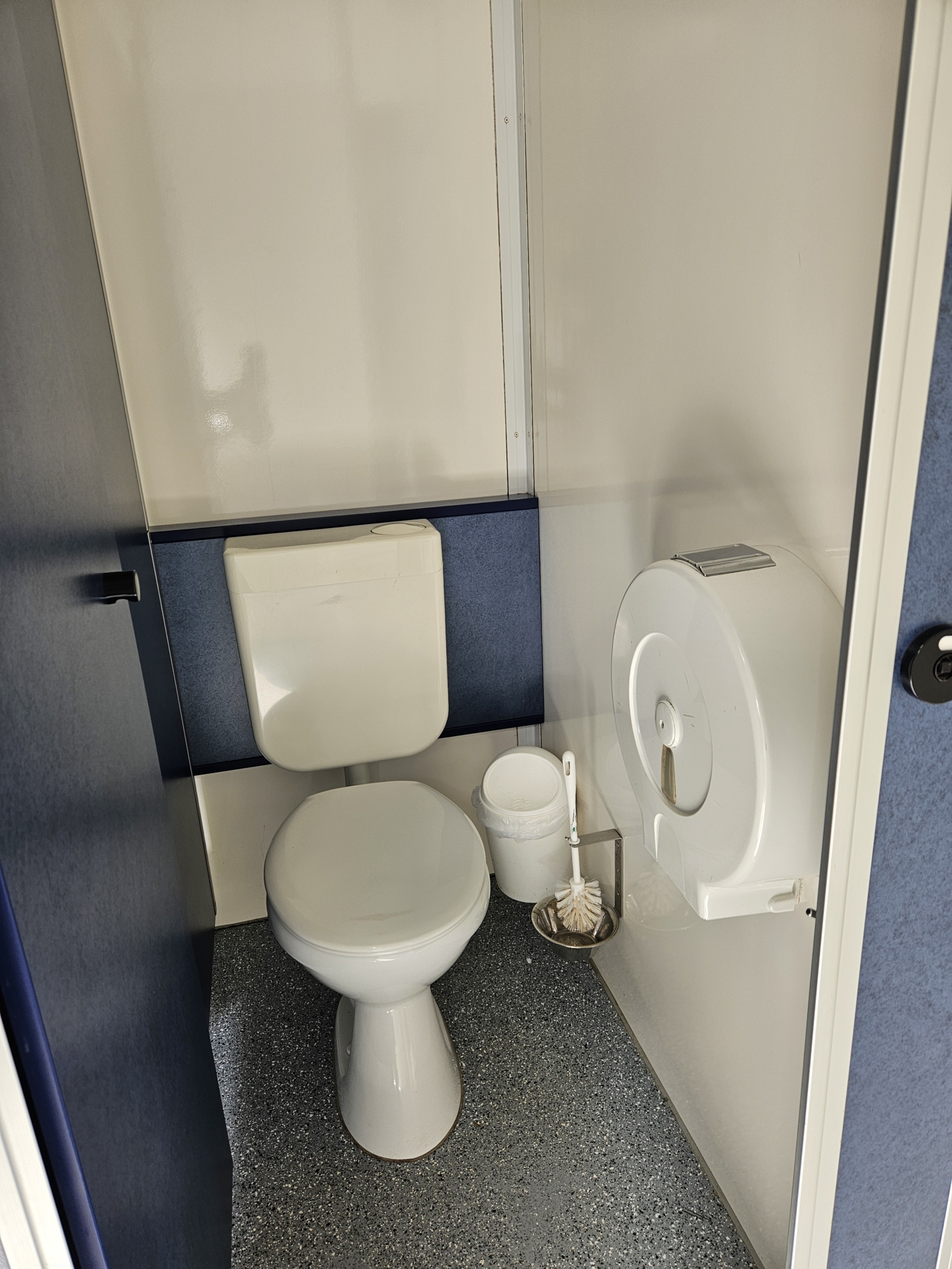 Foto der Galerie: Toilettenwagen 3+1 / groß (1)