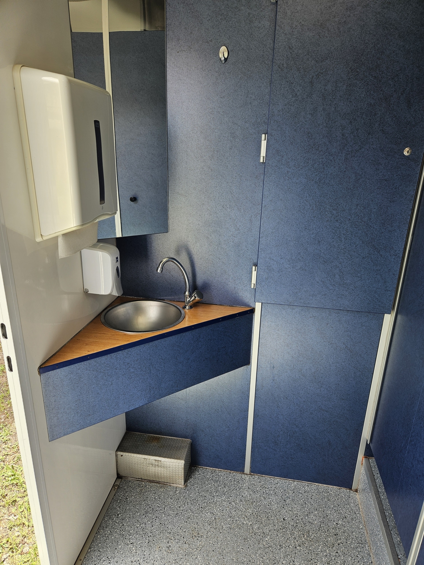 Foto der Galerie: Toilettenwagen 3+1 / groß (1)