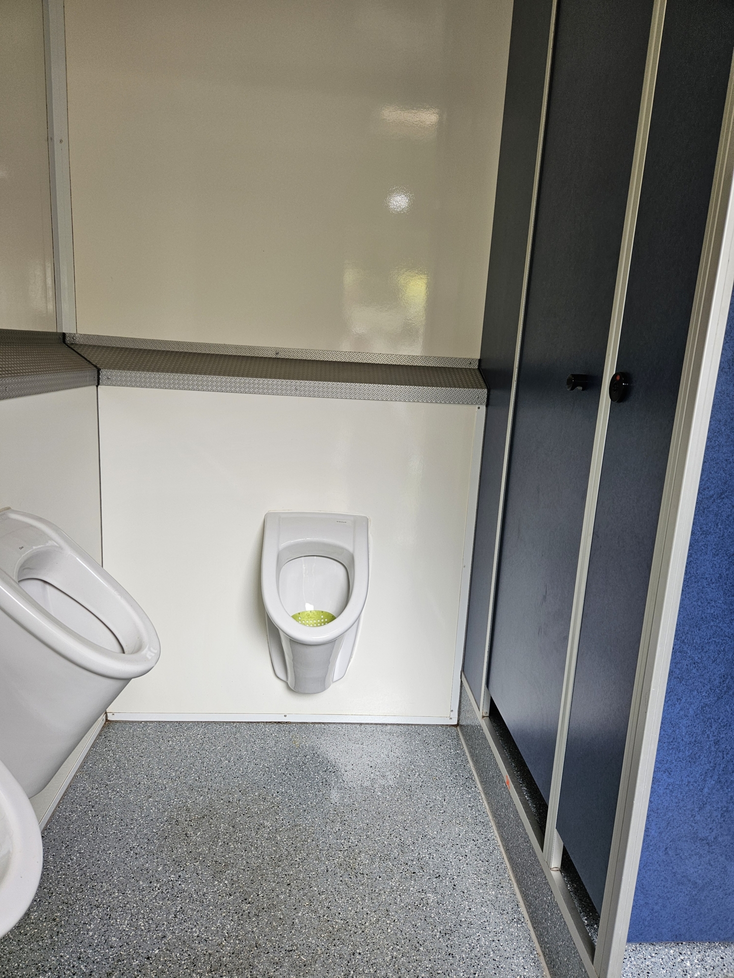 Foto der Galerie: Toilettenwagen 3+1 / groß (1)