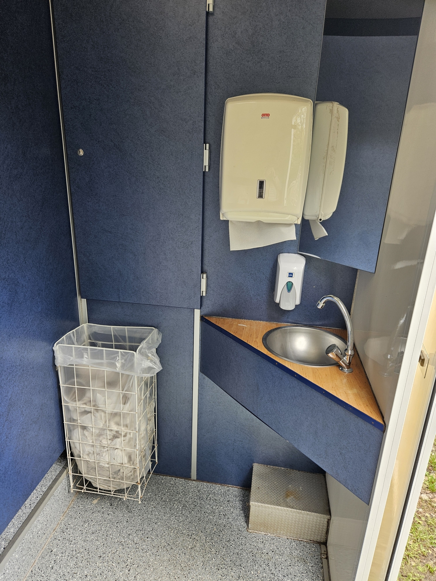 Foto der Galerie: Toilettenwagen 3+1 / groß (1)