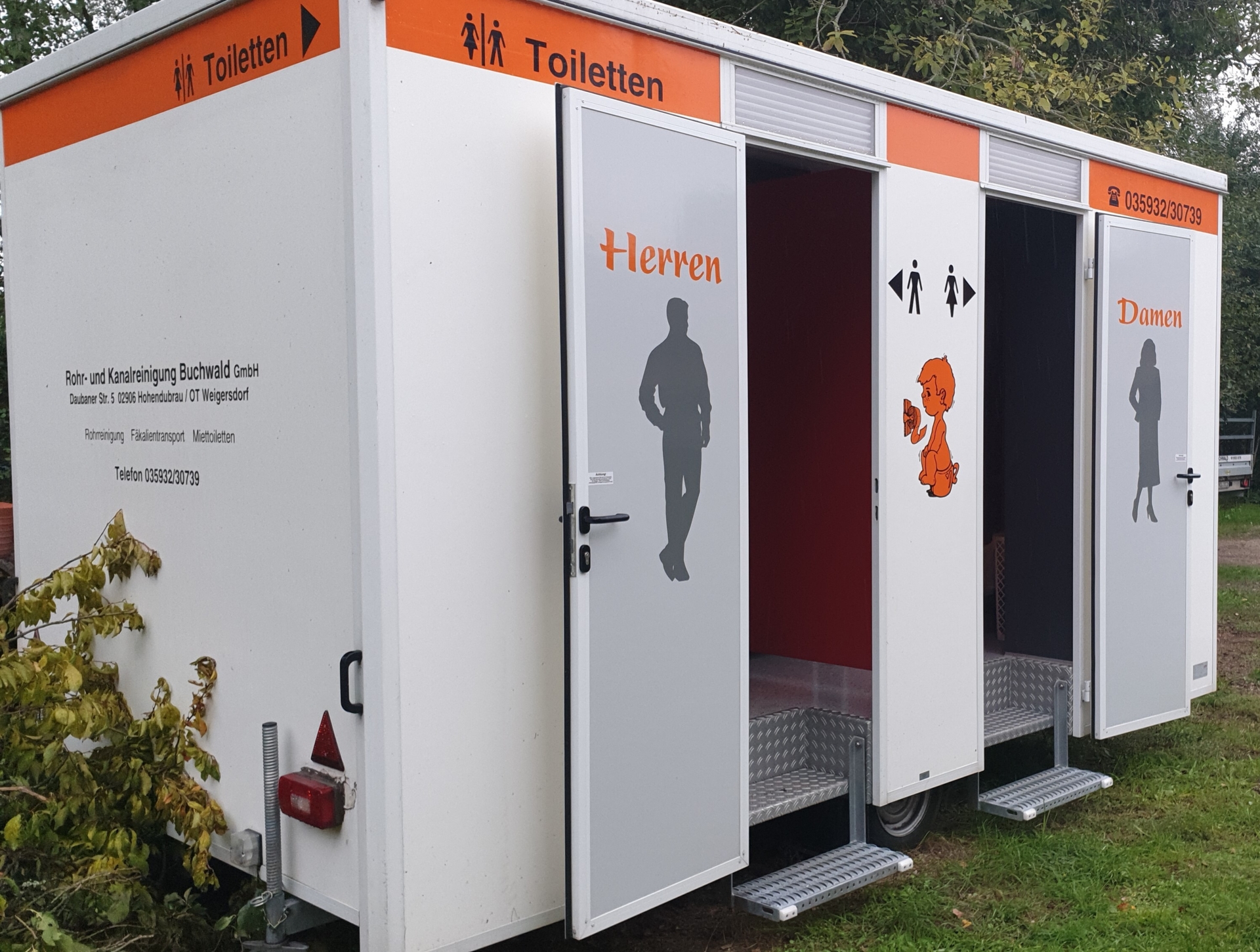 Zur Galerie: Toilettenwagen 3+1 / groß (2)