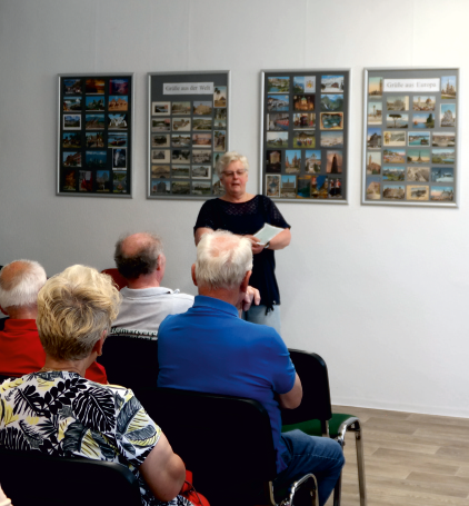Zur Galerie: Steffi Weibrecht Postkartenausstellung