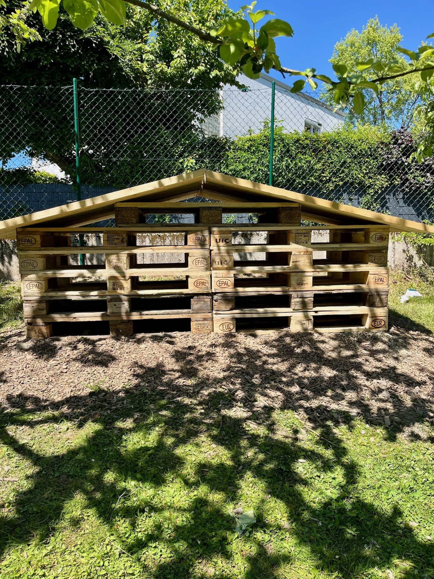 Bild: Bienenhotel der Montessori Kronberg