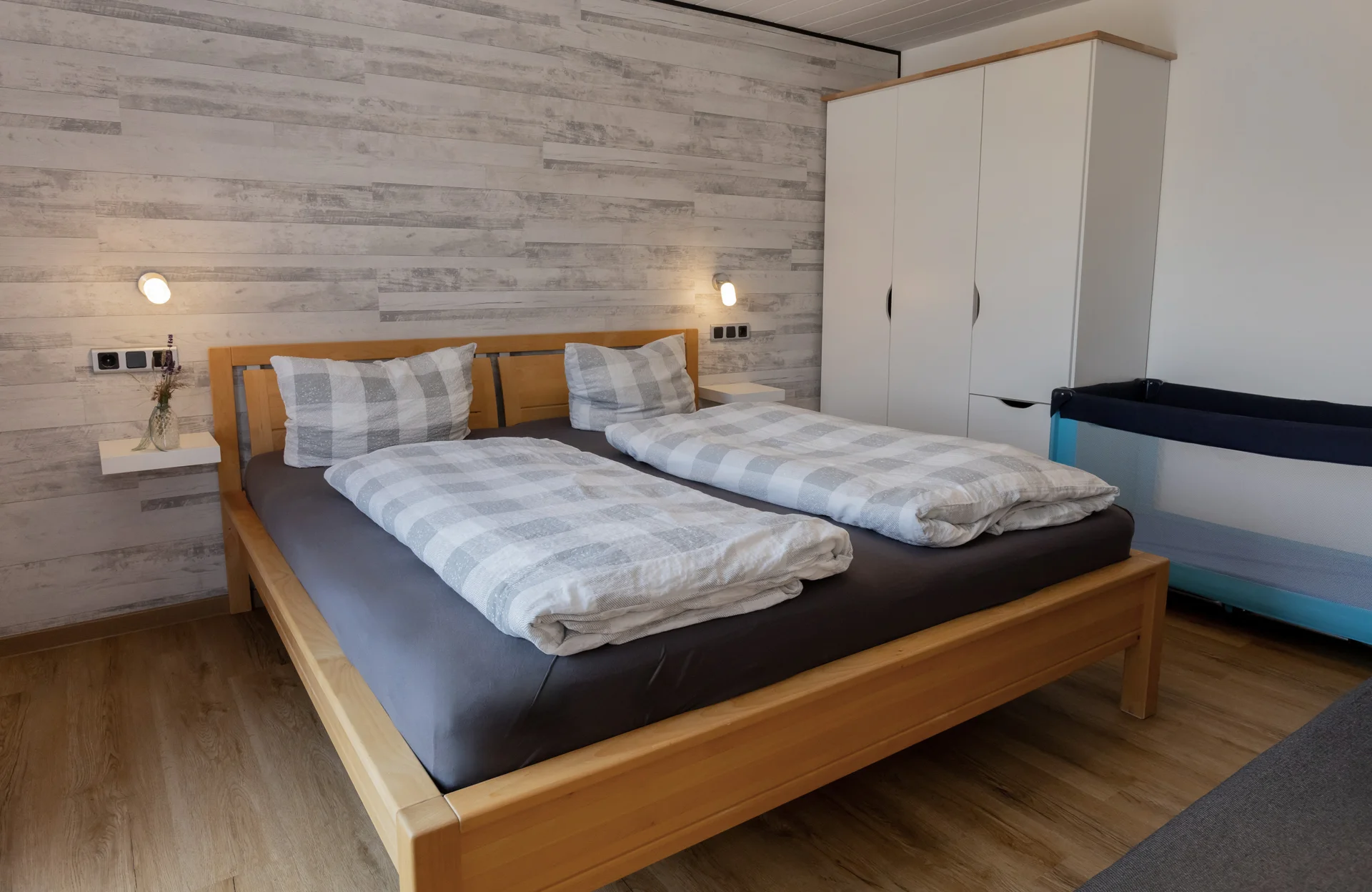Bild: 3-Bett-Zimmer