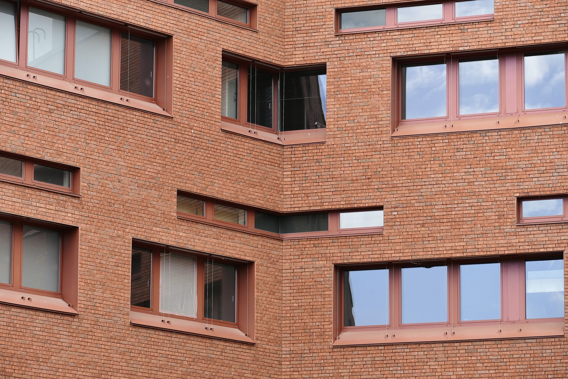 J&uuml;rgen Thierbach - Eckfenster  (Bild vergr&ouml;&szlig;ern)