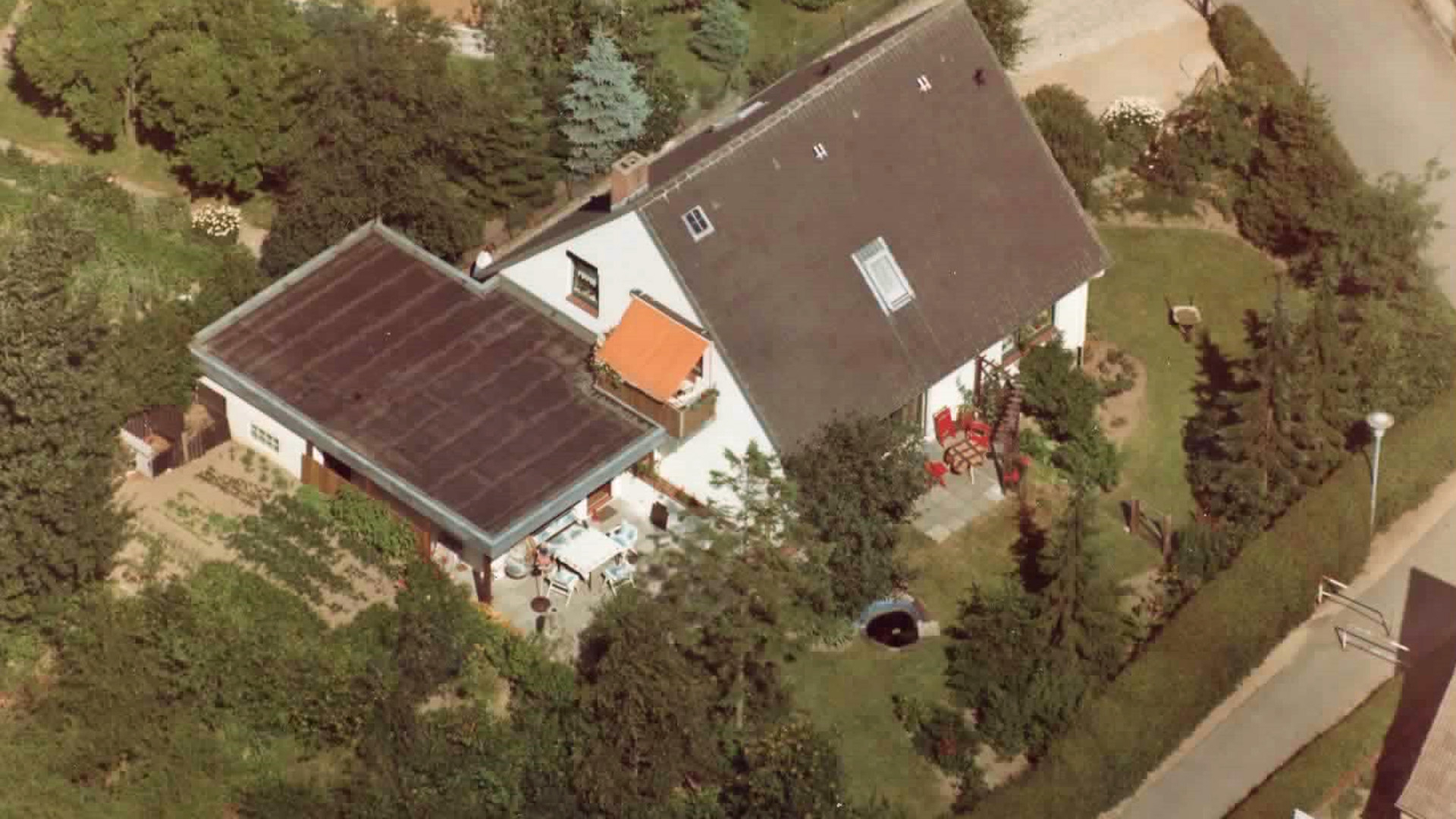 Bild: Ringstr. 48, Haus Berghofer 1980iger Jahre vor dem Abbruch wegen Neudau der Brücke