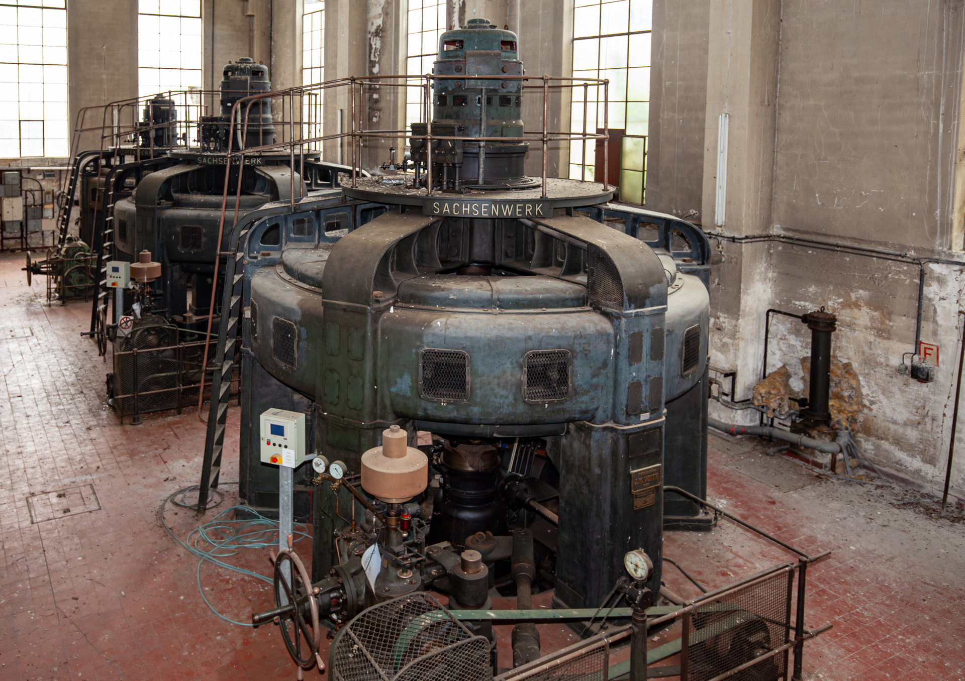 Hans-J&ouml;rg G&uuml;nter-Alte Turbinenhalle  (Bild vergr&ouml;&szlig;ern)