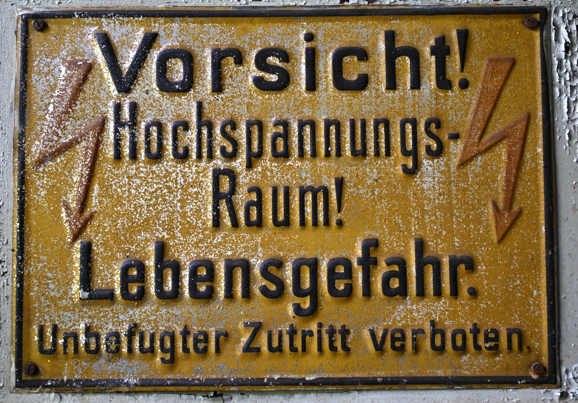 J&uuml;rgen Thierbach - Warnschild  (Bild vergr&ouml;&szlig;ern)