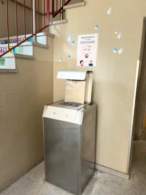 Vorschaubild: Getränkeautomat im Flur