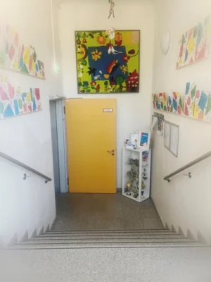 Vorschaubild: Blick in den Schulflur