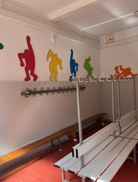 Bild: Umkleidekabine der Tunhalle (frisch renoviert in 2025)