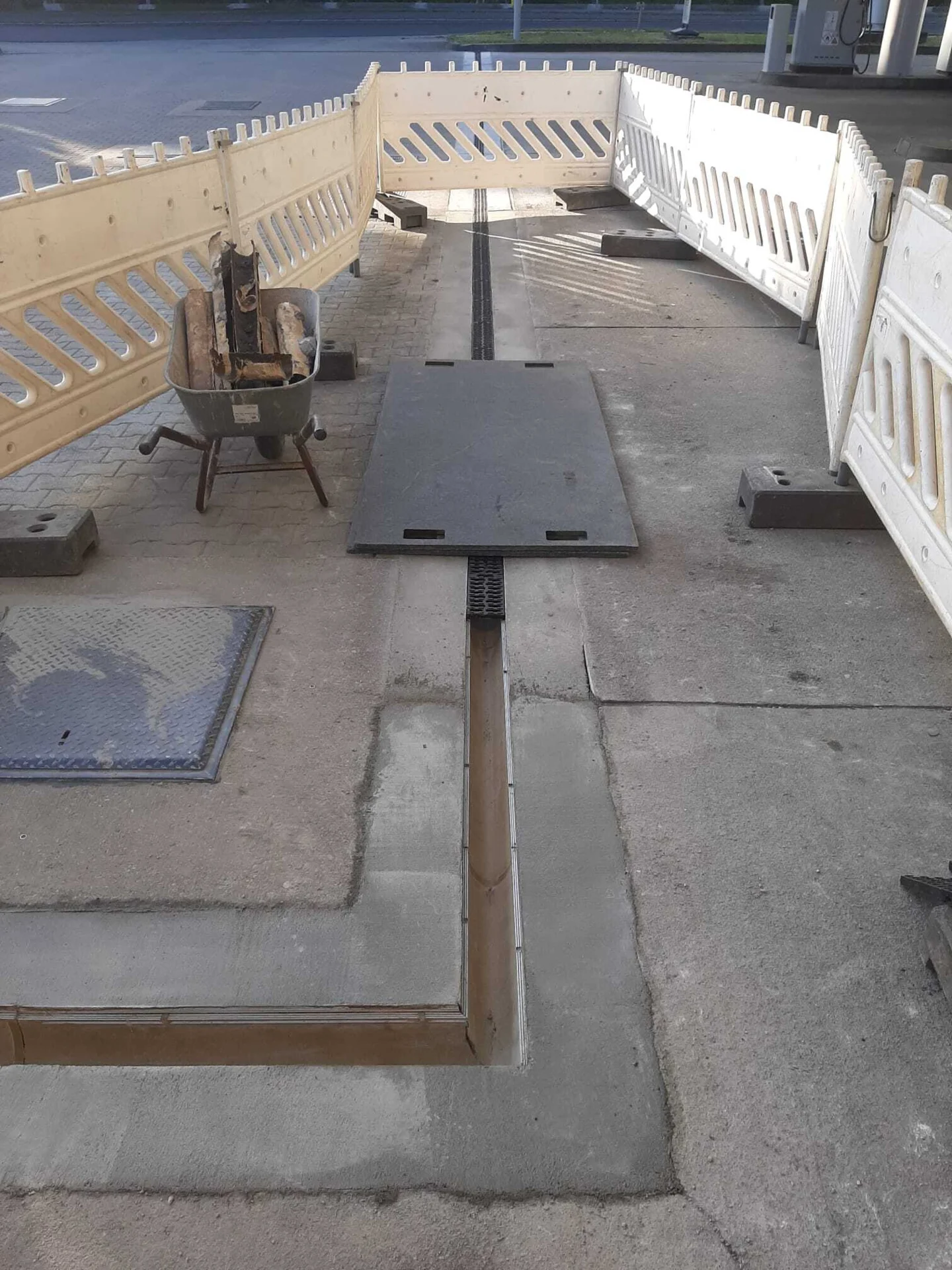 Bild: ACO Abwasserrinne nach WHG mit Beton SBV GmbH Lohmener Str 15e -01796 Pirna
