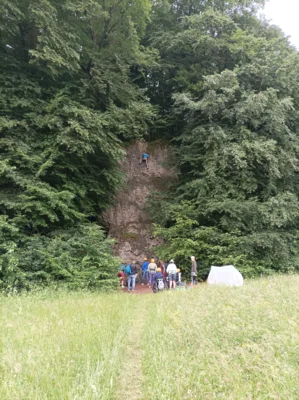 Vorschaubild: Fels von sehr weit weg