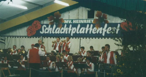 Zur Galerie: 01 Schlachtplattenfest 2002
