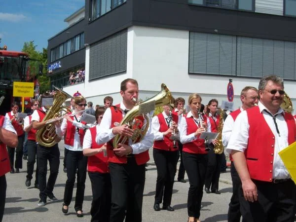 Foto der Galerie: 07 Festumzug Abstatt 2011