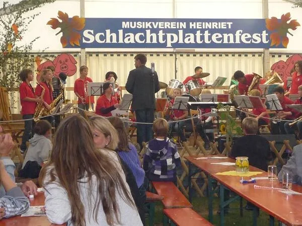 Foto der Galerie: 08 Schlachtplattenfest 2011