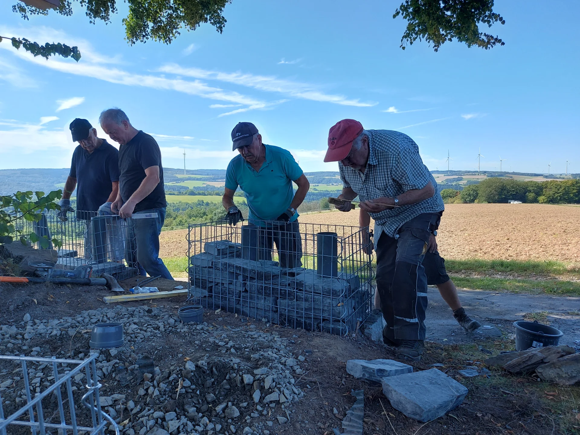 Foto der Galerie: IG Wegekreuz und IG Weihnachtsdorf, Arbeitseinsatz