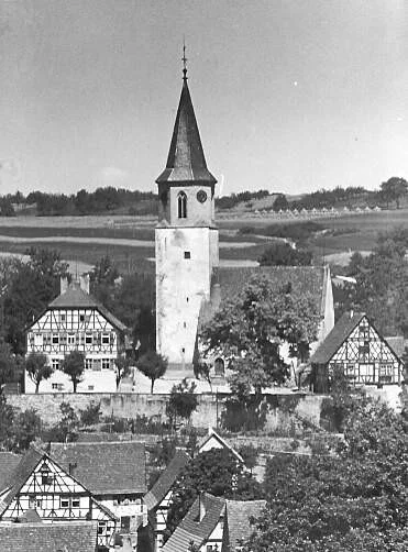 Petrikirche mit Schulhaus und Armenhaus ca. 1952  (Bild vergr&ouml;&szlig;ern)