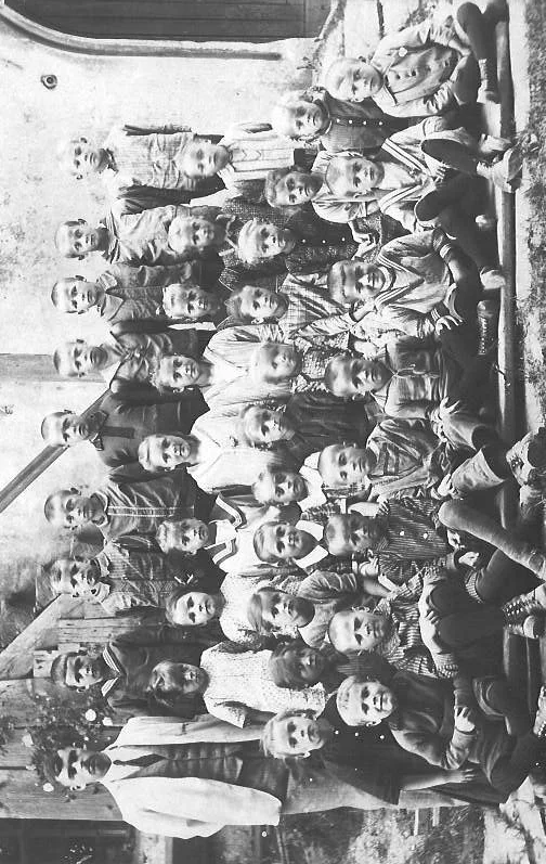 Schulbild vor der Markuskirche ca. 1927  (Bild vergr&ouml;&szlig;ern)