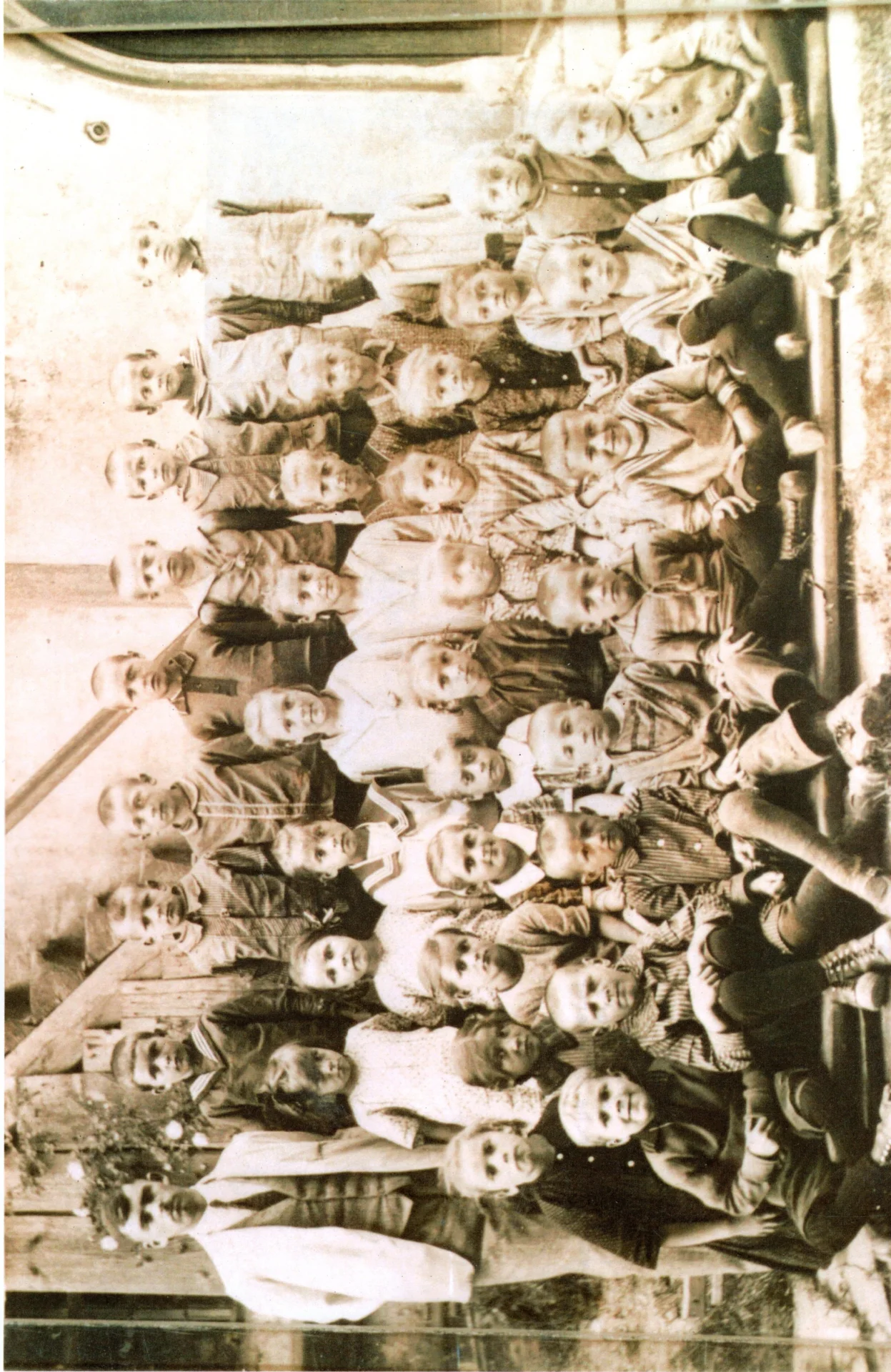 Schulklasse 1930  (Bild vergr&ouml;&szlig;ern)