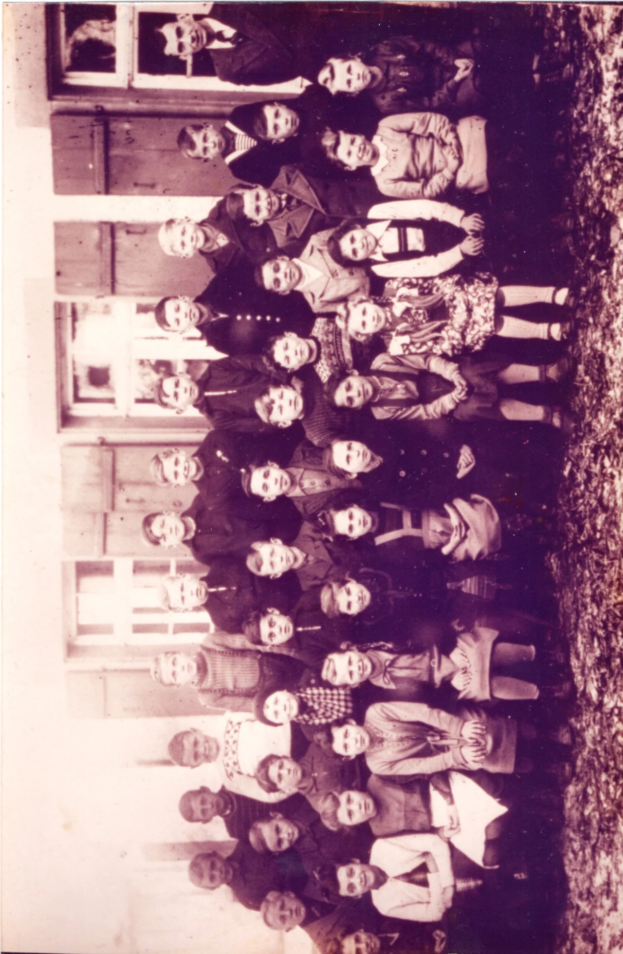 Schulklasse 1945  (Bild vergr&ouml;&szlig;ern)
