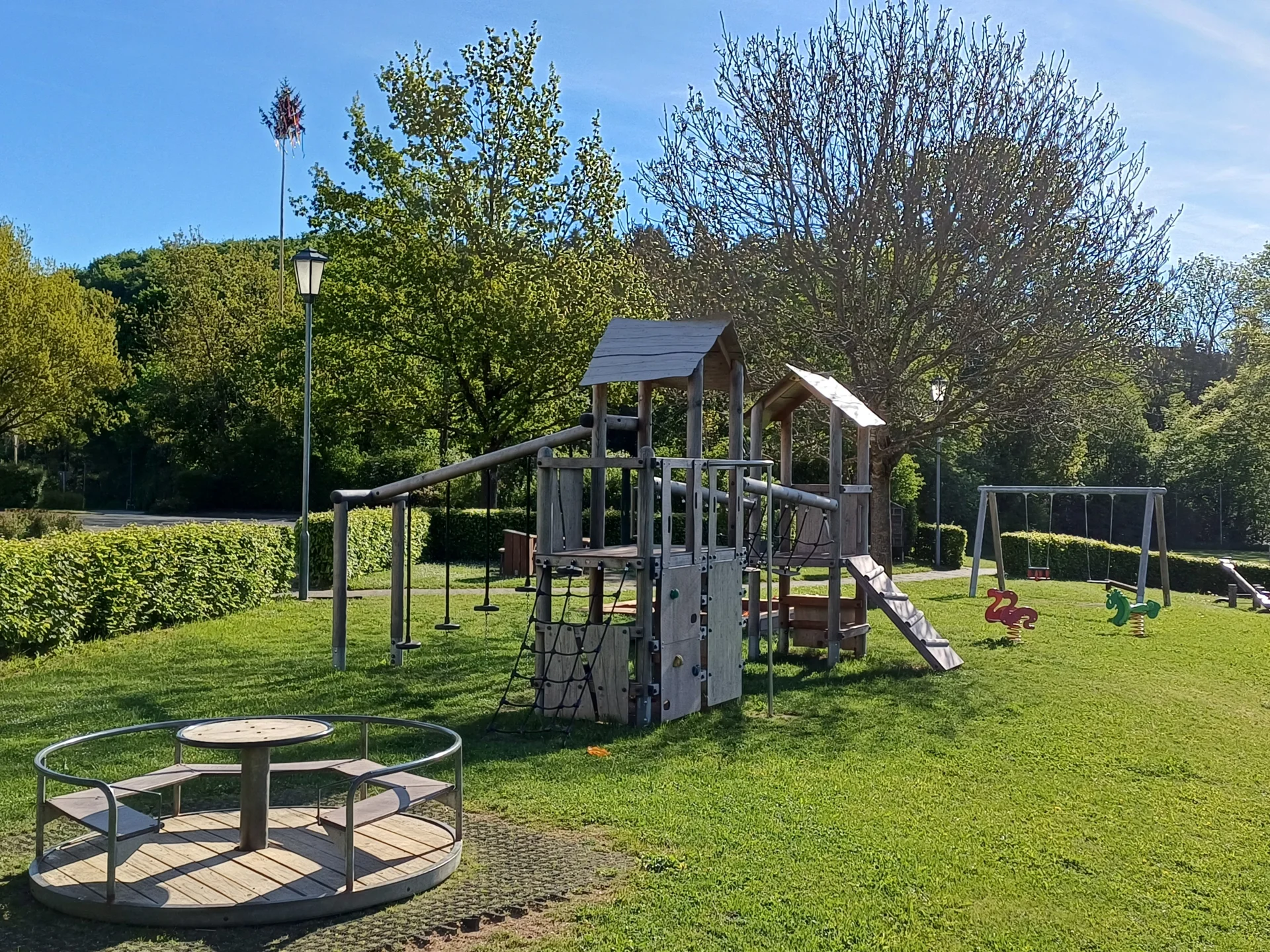 Zur Galerie: Spielplatz Rommersheim