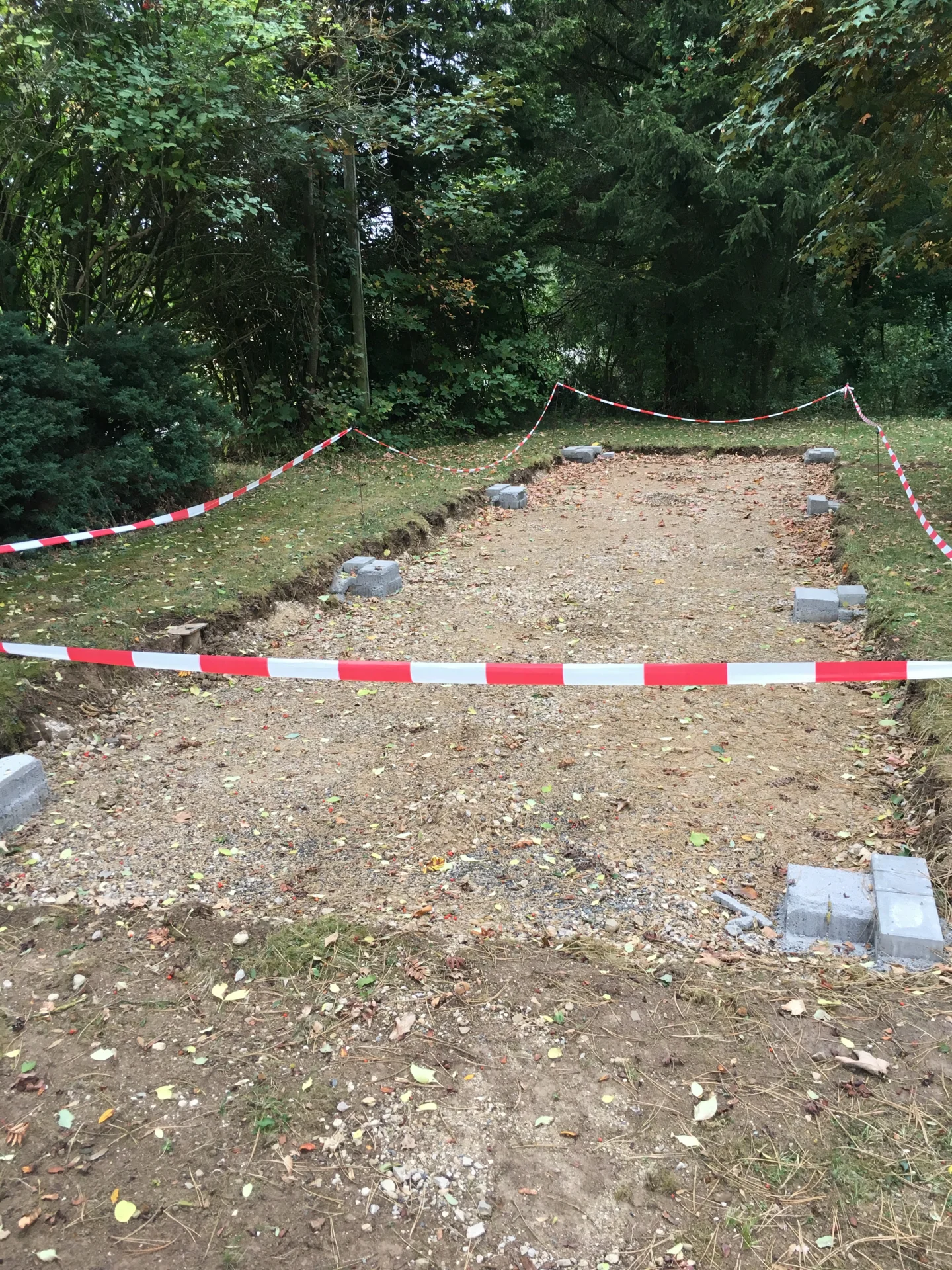 Fundamente f&uuml;r die sp&auml;teren Balken  (Bild vergr&ouml;&szlig;ern)