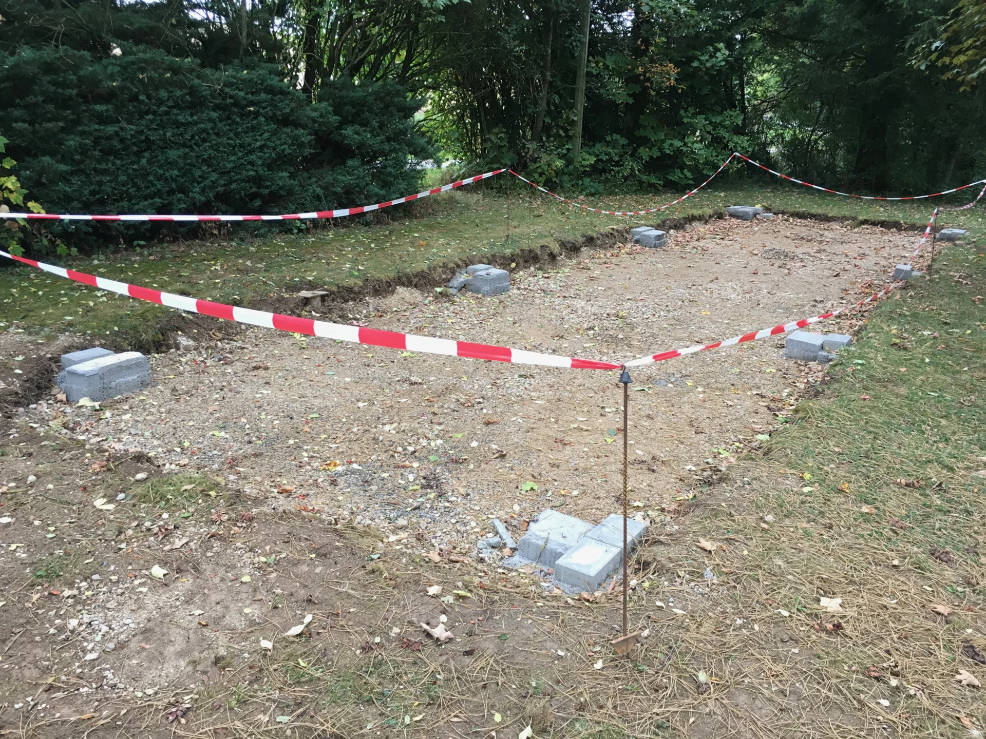 Fundamente f&uuml;r die sp&auml;teren Balken  (Bild vergr&ouml;&szlig;ern)