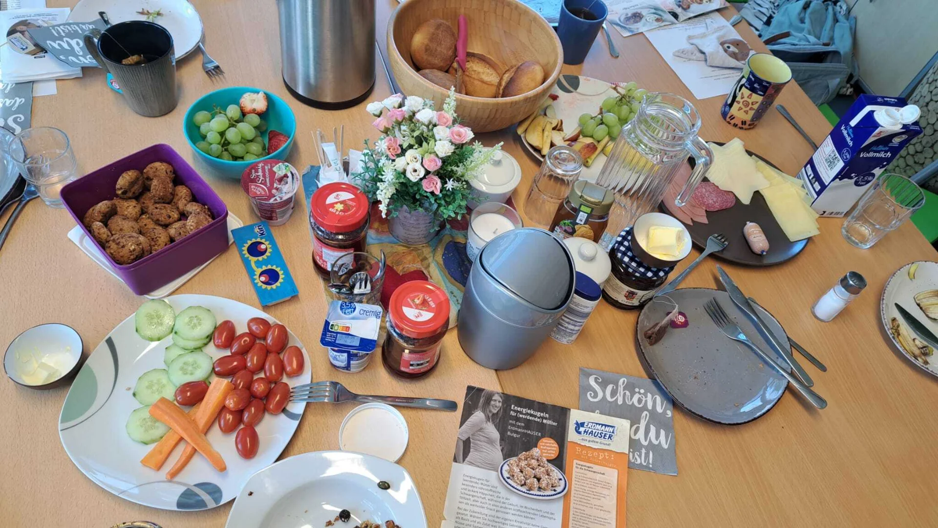 Familienfr&uuml;hst&uuml;ck  (Bild vergr&ouml;&szlig;ern)